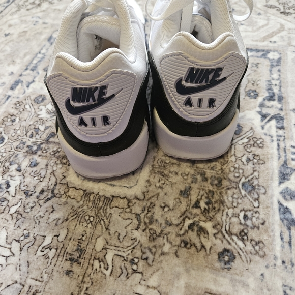 Nike Kids' Grade School Air Max 90 Shoes - Picture 3 of 5